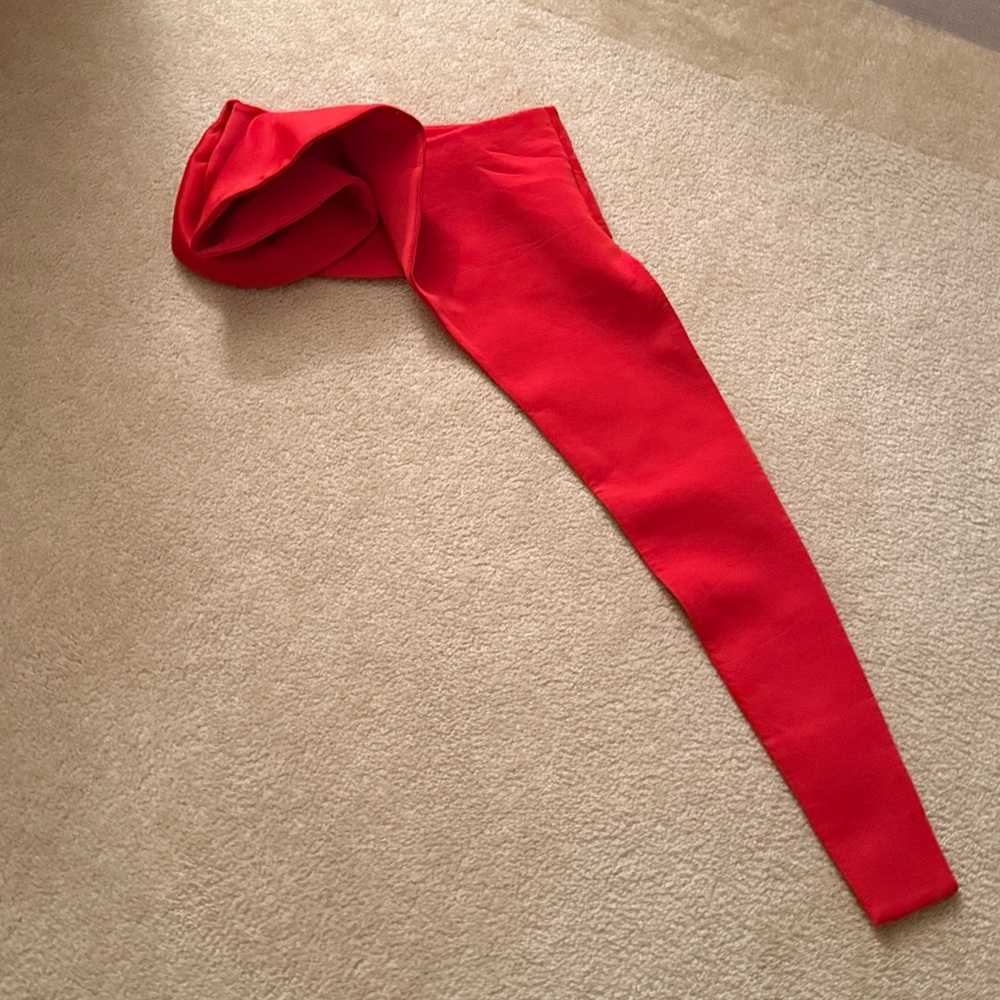 ULTIMATE FEMME BELT IN RED - L/XL brand NEW in package!